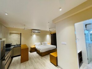 Deluxe Studio, 1 Katil Kelamin (Double), Kitchen | Meja, ruang kerja komputer riba, Wi-fi percuma, cadar katil 