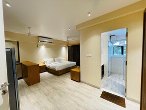 Deluxe Studio, 1 Double Bed, Kitchen | Desk, laptop workspace, free WiFi, bed sheets - Contempo by Dia Hotels And Homes (Siolim)