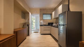 Refrigerador y comedor