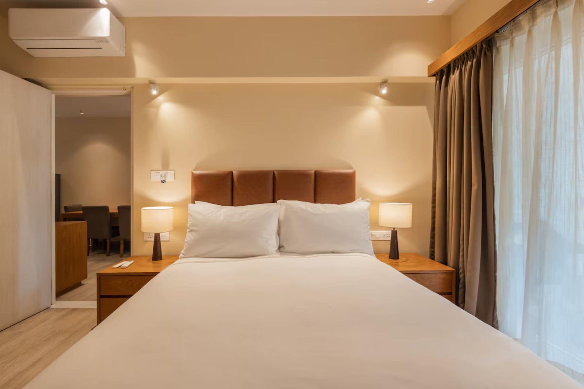 Escrivaninha, espaço de trabalho para notebook, Wi-Fi de cortesia