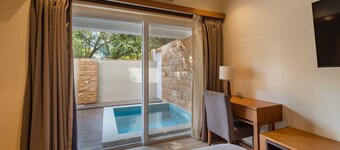 Contempo by Dia Hotels And Homes