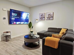 Living area - Modern 3 Bedroom + Office | 3 Full Bath | Near Fish Creek, Spruce Meadows, Golf (Calgary)