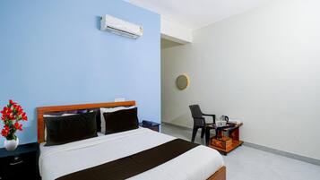 1 chambre, bureau, draps fournis