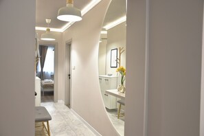 2 chambres, fer et planche à repasser, Wi-Fi, draps fournis