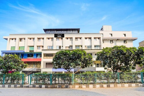 Collection O Infocity Metro Station