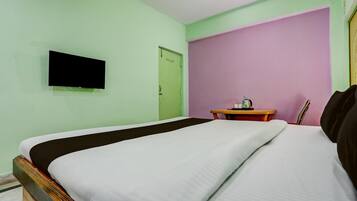 1 chambre, bureau, draps fournis