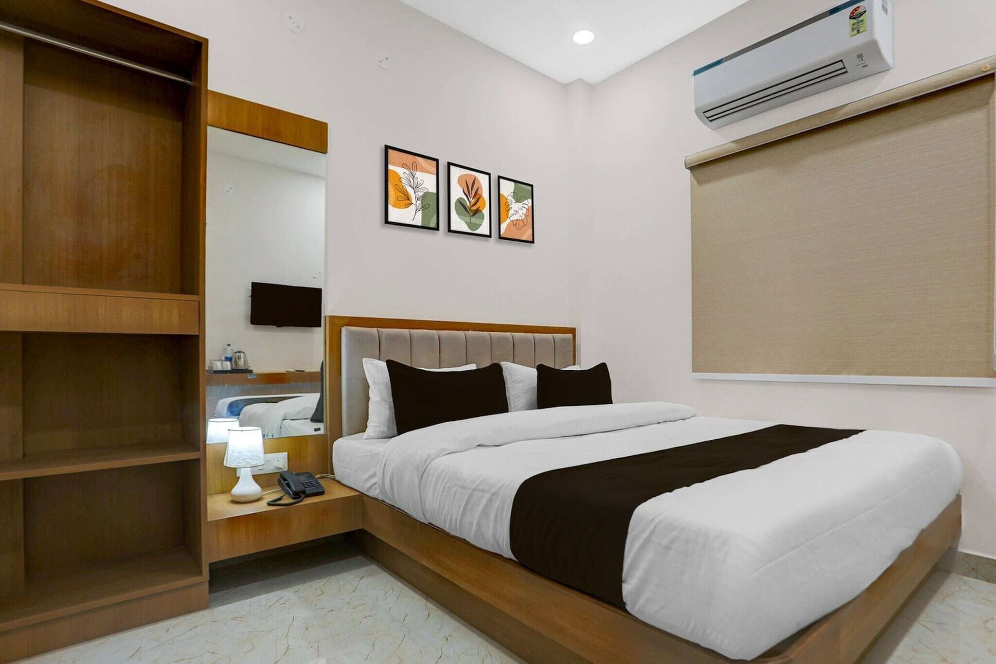 1 室のベッドルーム、デスク、ベッドシーツ