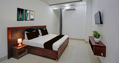 Hotel O Sector 110 Noida