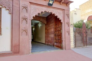 Unclassified image, 2 of 27, button - Collection O Jodhpur Cantt Railway (Jodhpur)