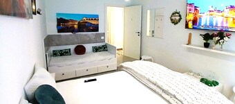 New Apartment in front of Train/ Flixbus /Airportbus station