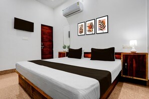 1 chambre, bureau, draps fournis