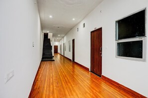 Interior - Hotel O Naroli Crossway Mathura (Mathura)