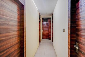 Interior - Hotel O Srirampura Metro Station (Bangalore)