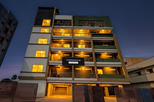 Townhouse Punnami Riverview Vihaan Square