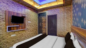 1 bedroom, desk, free WiFi, bed sheets