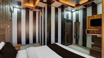 1 sovrum, skrivbord, gratis wi-fi och sÀngklÀder