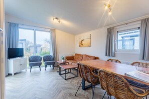 Smart TV - Bright Beachside Base in Burgh-Haamstede (Burgh-Haamstede)