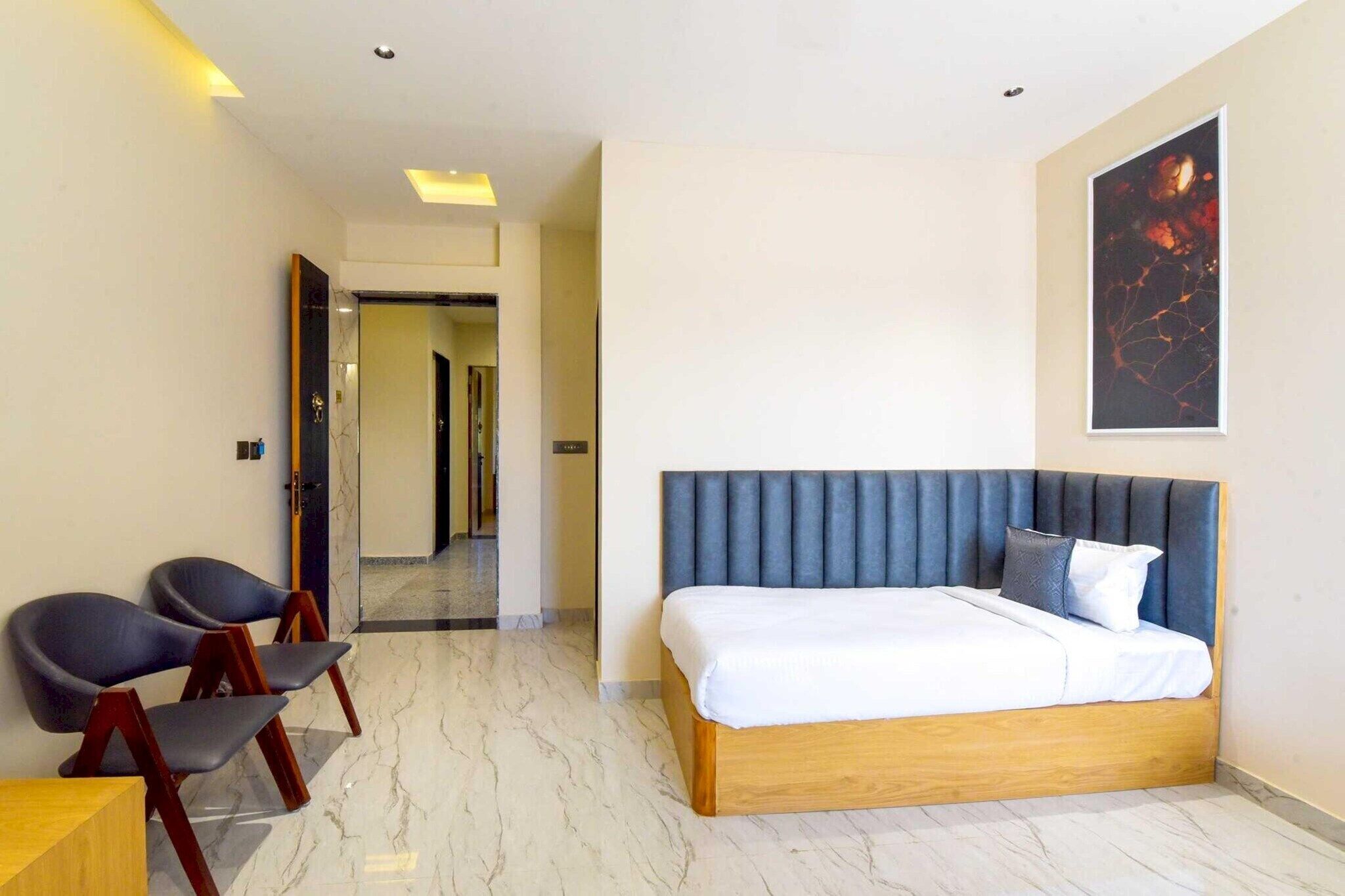 Escritorio, wifi gratis y ropa de cama 