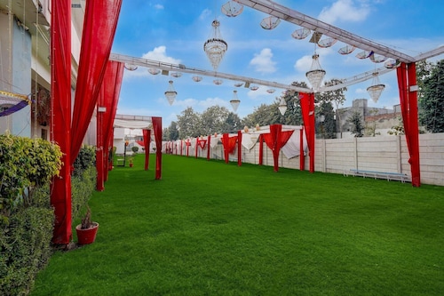 Hotel O Takrohi Hospital Road