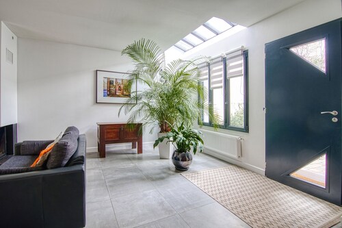 Rent family house near Paris 14/15 Garden, parking, metro