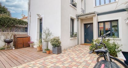 Loue maison familiale limitrophe Paris 14/15 Jardin, parking, metro