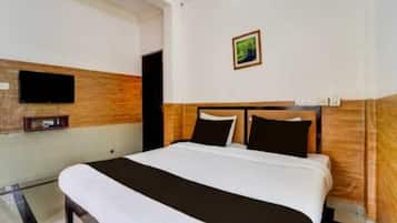 1 soveværelse, skrivebord, sengetøj