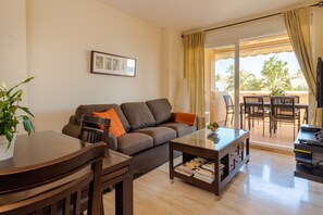 Smart TV, DVD player - Seaview Beach Stay for 4 (Marbella)
