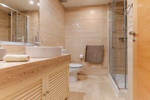 Douche, séchoir à cheveux