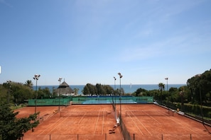 Sports court - Cozy Elviria Beachside Apartment (Marbella)