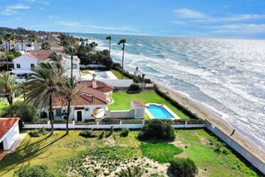 Exterior - Beachfront Villa for 7 with Pool (Marbella)