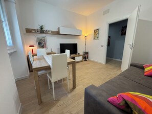 TV - Your vacation home between technology and the sea, just a few steps from Ostia beach (Lido di Ostia)