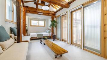 베이직 아파트, 정원 전망 | 내부