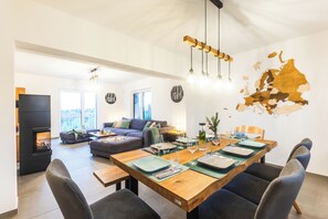 Dining - Family-friendly vacation home in Winterberg with sauna, hot tub & play area (Winterberg)