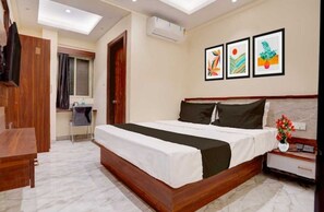 Unclassified image, 3 of 16, button - Collection O MIT Alandi (Pune)