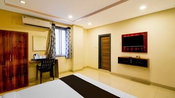 Skrivebord og sengetøy