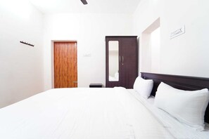 Desk, free WiFi, bed sheets - Collection O Madurai Junction (Madurai)