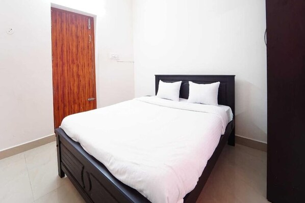 Unclassified image, 1 of 15, button - Collection O Madurai Junction (Madurai)