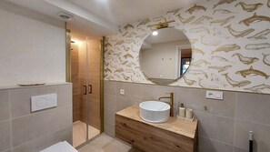 Shower, hair dryer, towels, soap - 3 Bedrooms Premium in Downtown - 2 Bathrooms - 6 Pax - Pontus Veteris (Pontevedra)