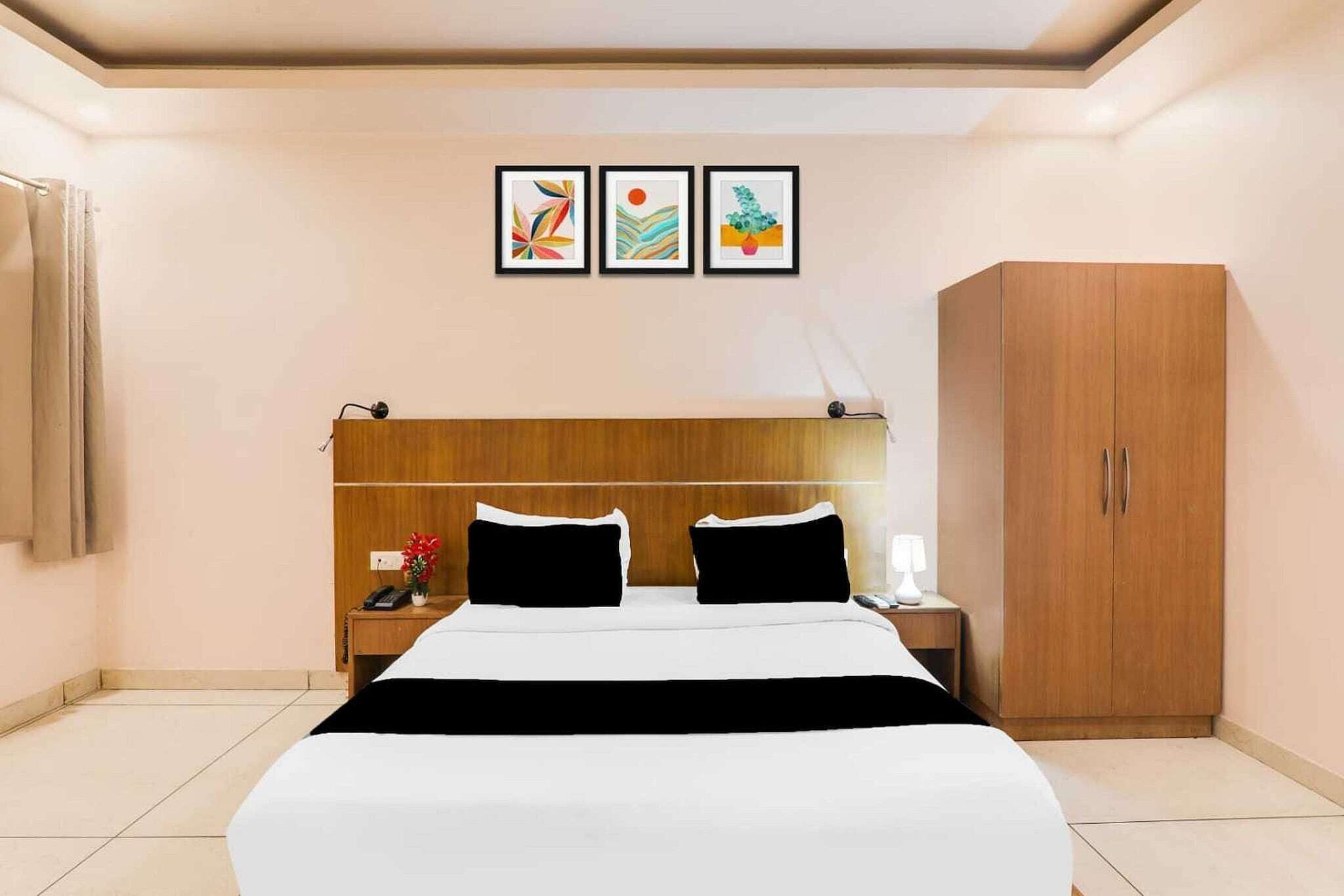 1 habitación, escritorio y ropa de cama 