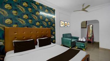 1 bedroom, desk, bed sheets