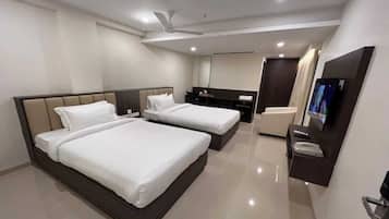 1 makuuhuone, työpöytä, vuodevaatteet