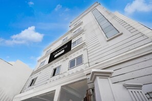 Exterior detail - Townhouse Varanasi Railway Station (Varanasi)