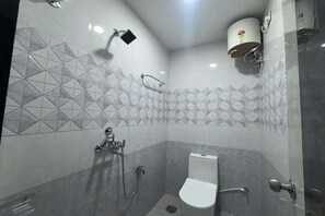 Shower, towels - Collection O Nagaram Main Road Hyderabad (Hyderabad)