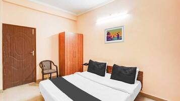 1 bedroom, desk, bed sheets