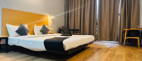 1 chambre, bureau, draps fournis