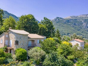 Apartment | Exterior - Spacious Apartment With Garden, Ideal for Families (Le Bar-sur-Loup)