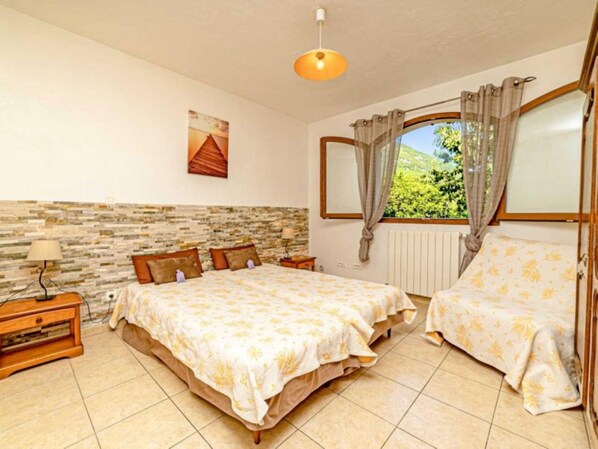 Apartment | 2 bedrooms - Spacious Apartment With Garden, Ideal for Families (Le Bar-sur-Loup)
