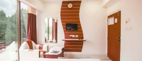 1 chambre, bureau, draps fournis