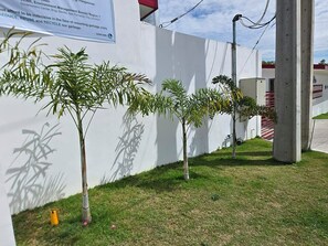 Unclassified image, 2 of 26, button