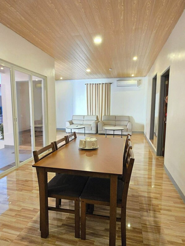 Unclassified image, 1 of 26, button